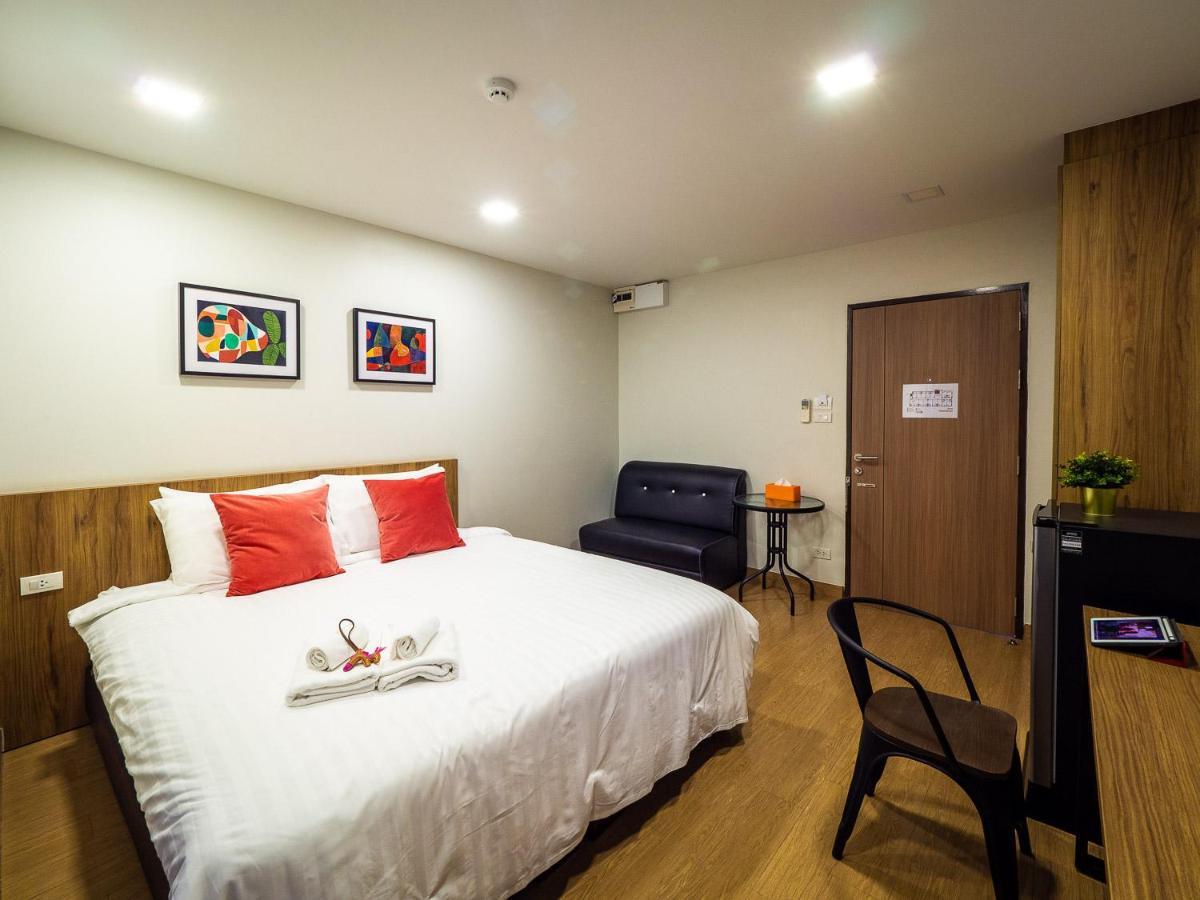 Casa Luxe Hotel And Resident Bangkok Exterior photo