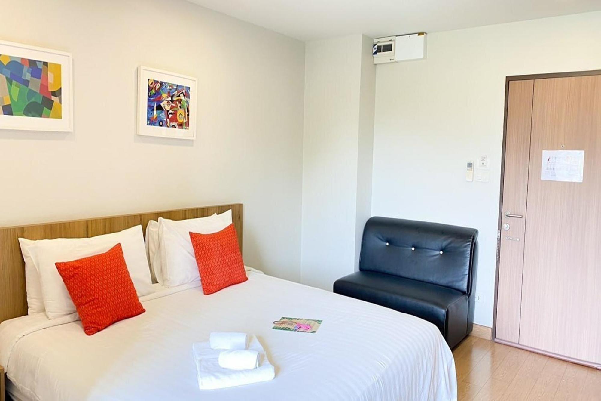 Casa Luxe Hotel And Resident Bangkok Exterior photo